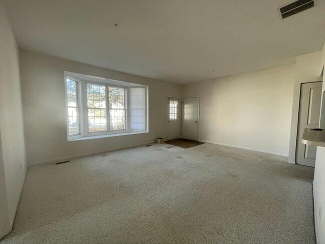 Building Photo - 51 Arboretum Dr