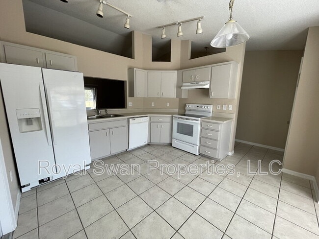 Building Photo - 6462 Horizon Point Dr