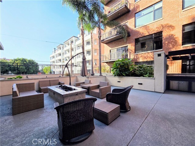 Building Photo - 835 Locust Ave