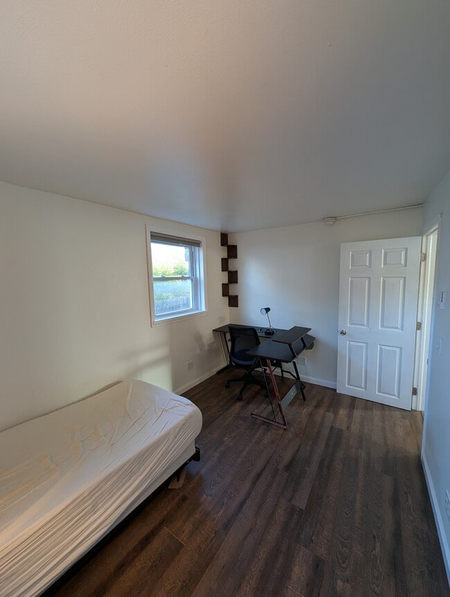 Building Photo - 13 W Market St