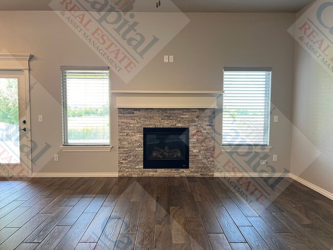 Building Photo - Come Home and Relax!