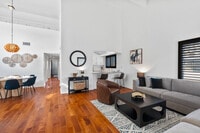 Building Photo - 526 Via De La Valle