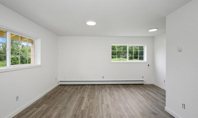 Building Photo - Incredible Mountain View home!