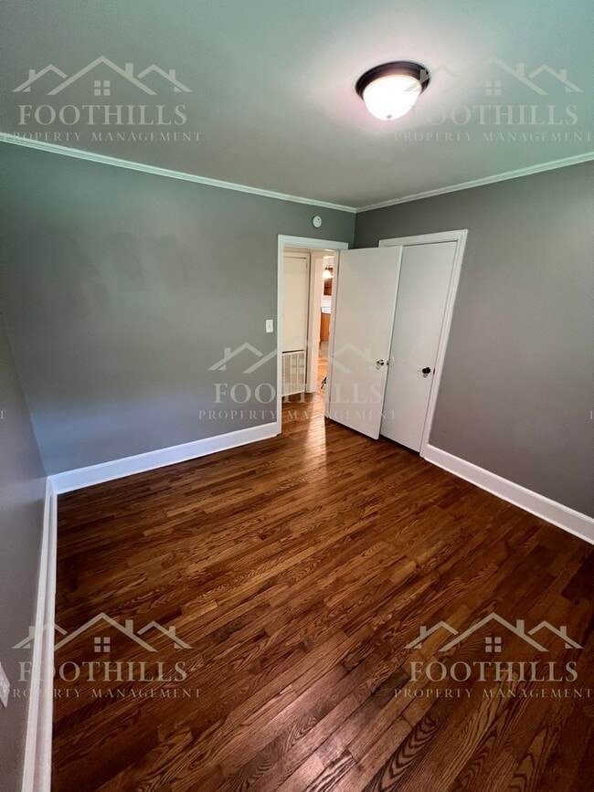 Building Photo - 3 Bedroom Home with Fenced Yard & Carport ...