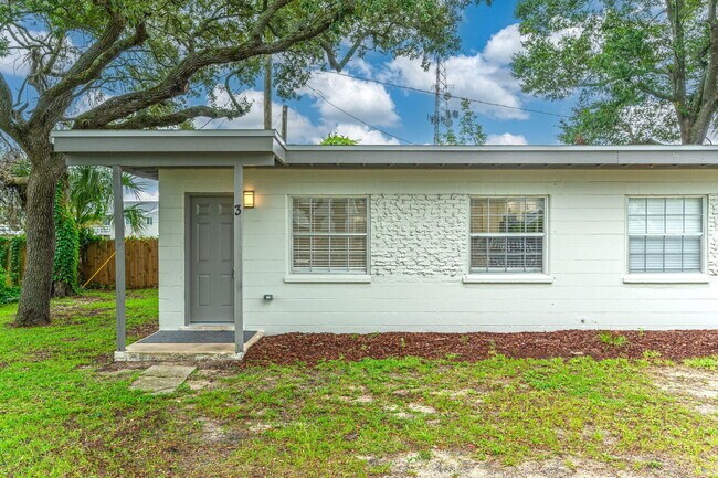 Building Photo - 718 Eglin Pkwy NE