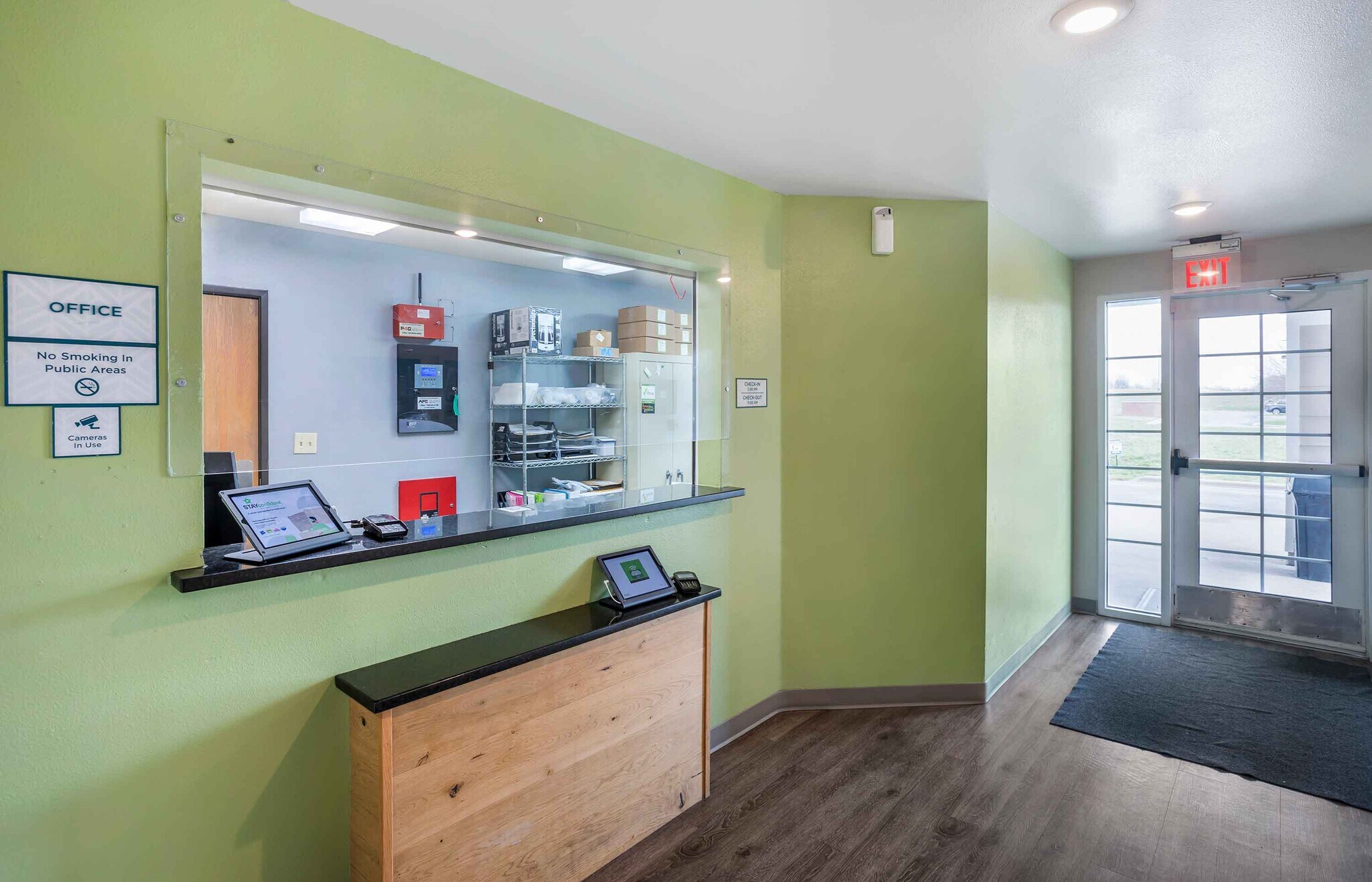 Building Photo - Furnished Studio-Springfield - South - Battlefield