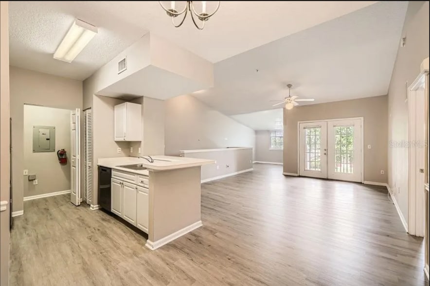 Building Photo - 14238 Fredricksburg Dr