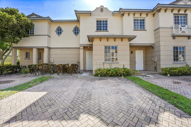 Primary Photo - 1213 Lucaya Dr