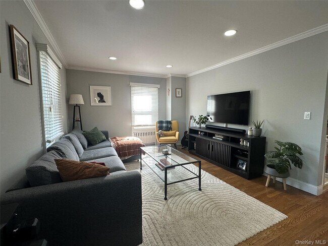 Building Photo - 15 Barlow Ave