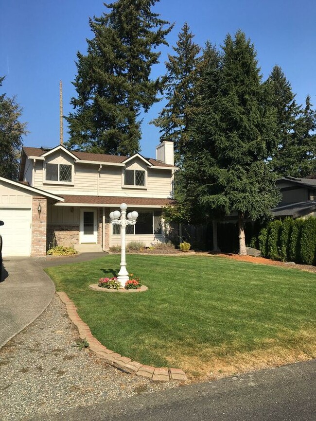 Primary Photo - 2 story home in the Puyallup close to shop...