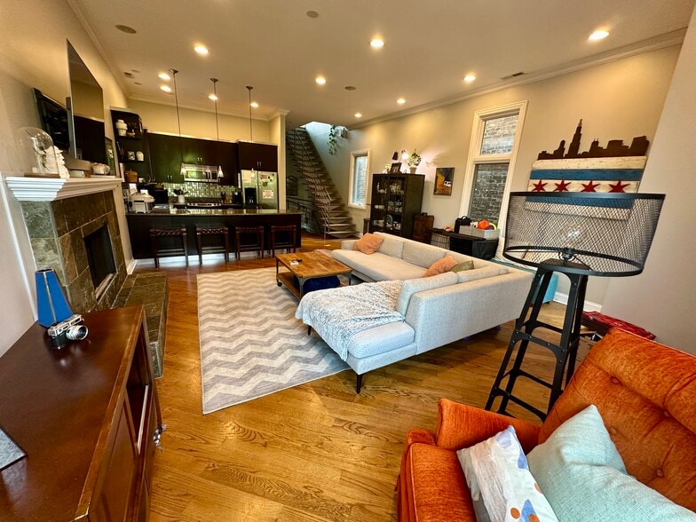 Living Room open concept - 2651 W Haddon Ave