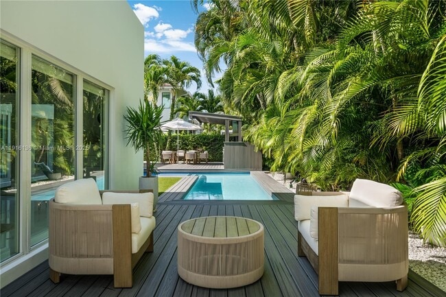 Building Photo - 475 Woodcrest Rd