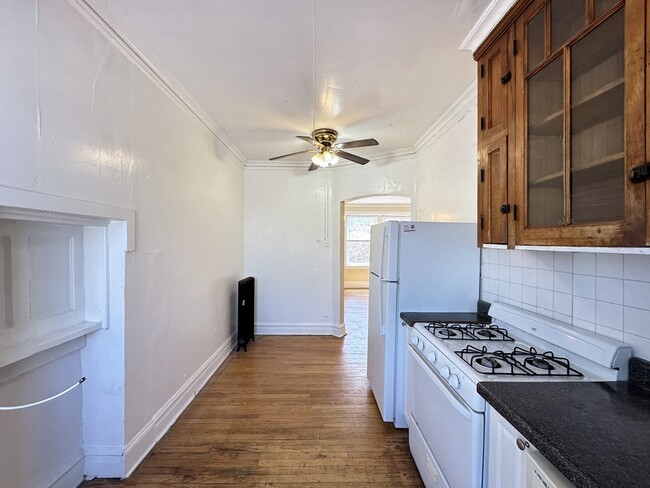 Building Photo - 4826.5 W Addison St