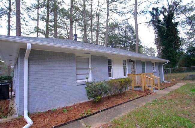 Building Photo - 1977 Dodson Dr SW
