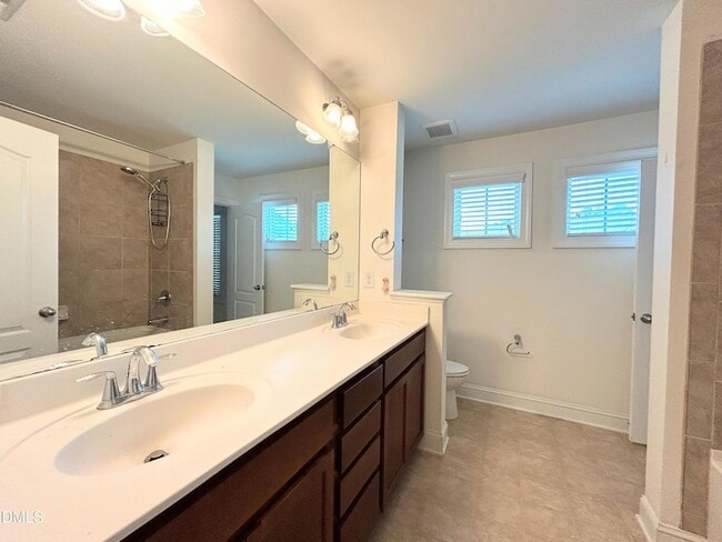 Building Photo - 735 Lampwick Ln