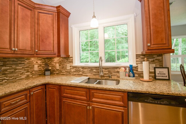 Building Photo - 5 Kemper Woods Ct