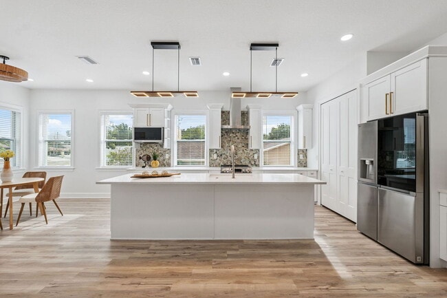 Building Photo - 8622 Inwood Dr