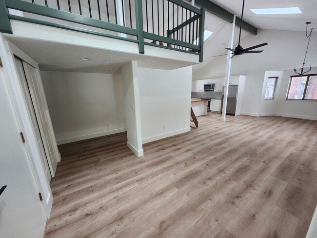 Building Photo - Modern and Remodeled SF Home in Southwest ...