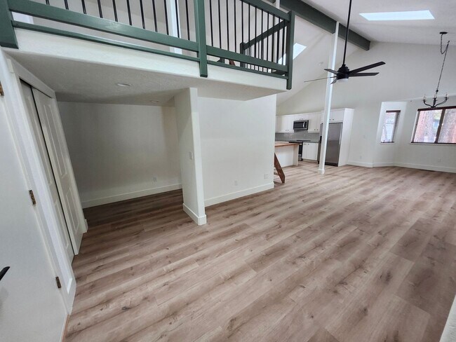 Building Photo - Modern and Remodeled SF Home in Southwest Bend on .8 Acres