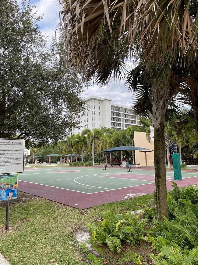 Building Photo - 555 Oaks Ln