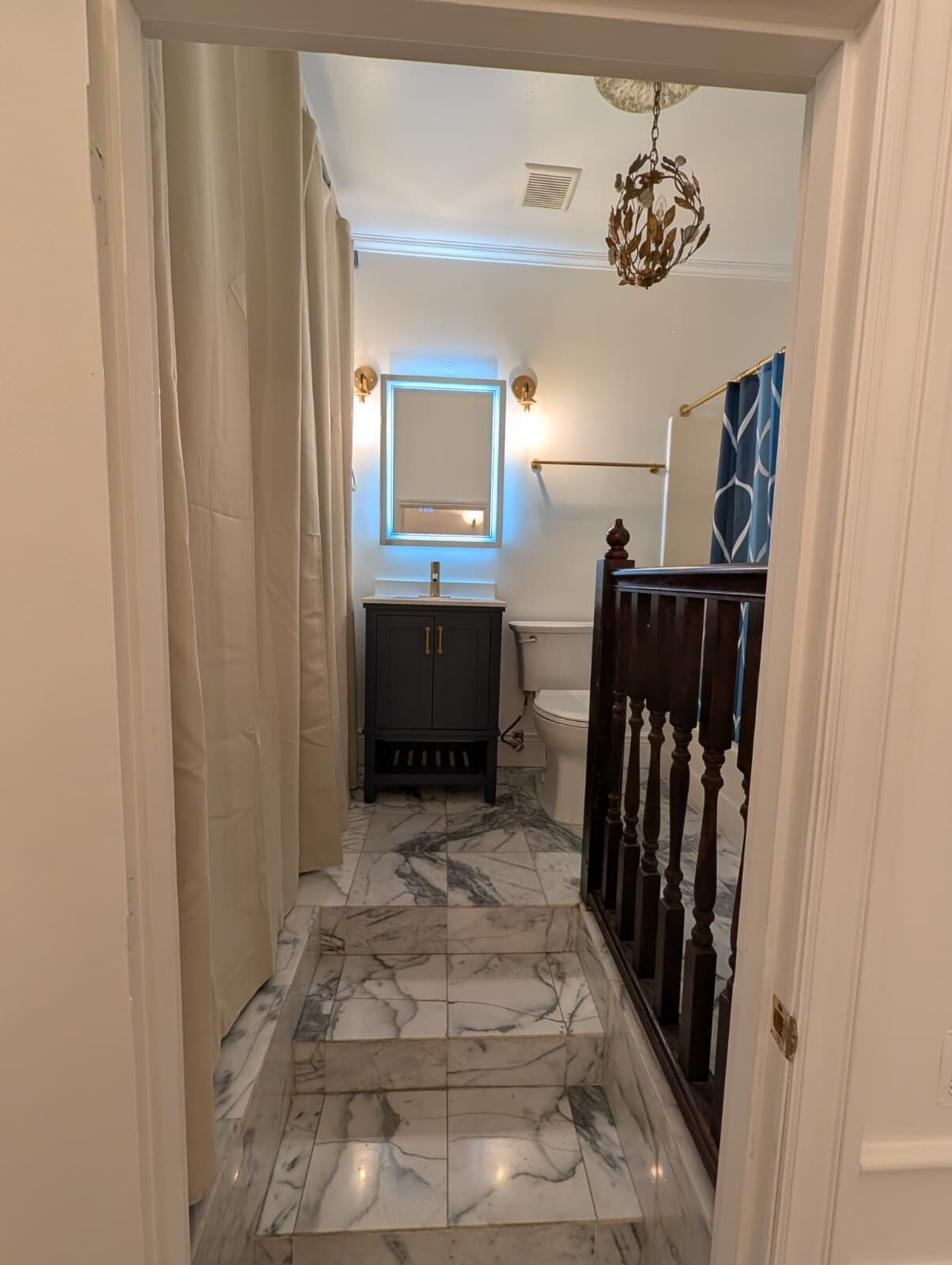 Building Photo - 2010 19th St