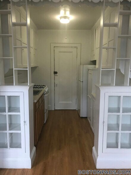 Building Photo - 2045 Commonwealth Ave