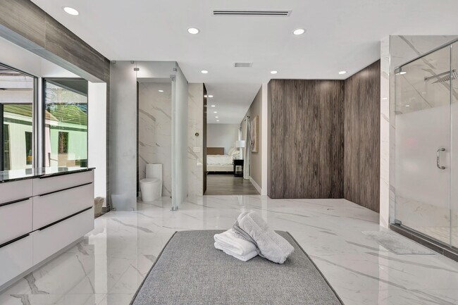 Building Photo - 7693 Steeplechase Dr