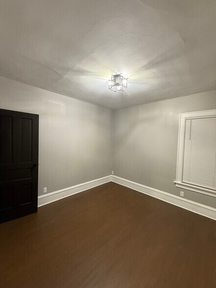 Building Photo - 436 W Burleigh St