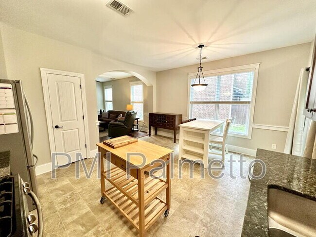 Building Photo - 121 Park Ridge Way
