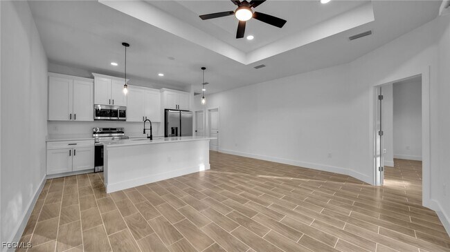 Building Photo - 706 Homer Ave S