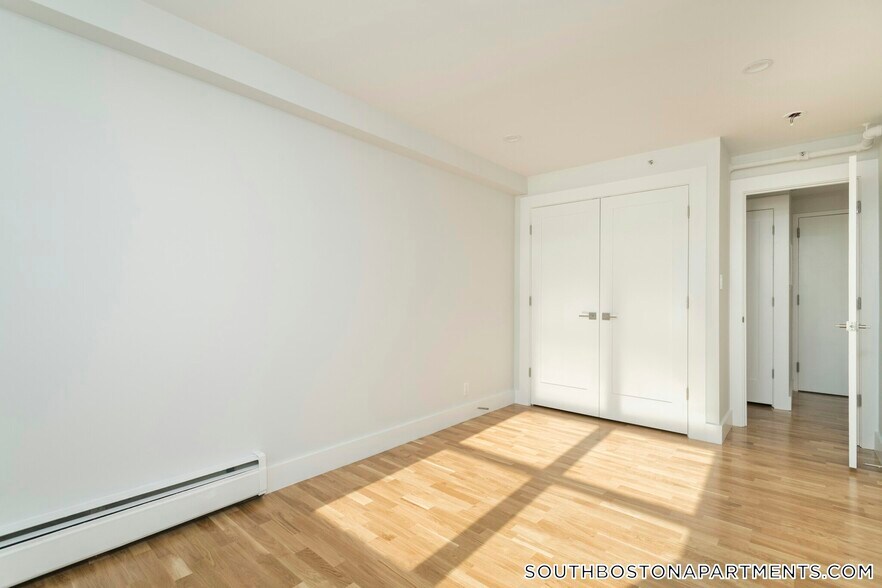 Building Photo - 1410 Columbia Rd