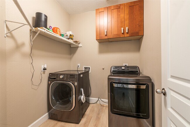 Building Photo - 111 Rustic Colony Ln