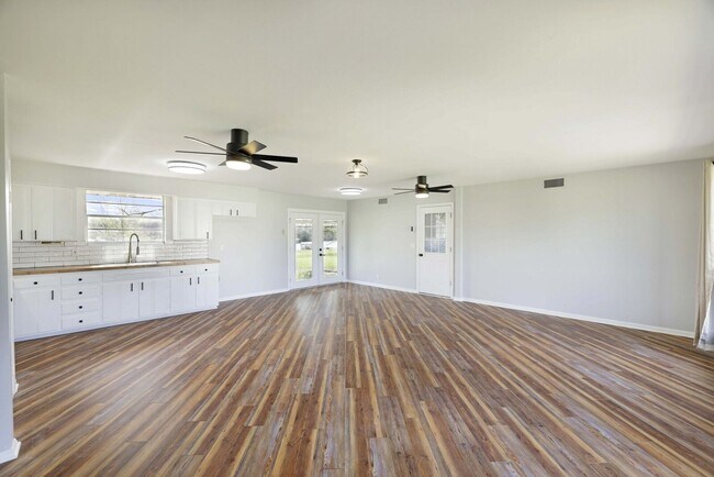 Building Photo - Lake Dock Waterfront Home