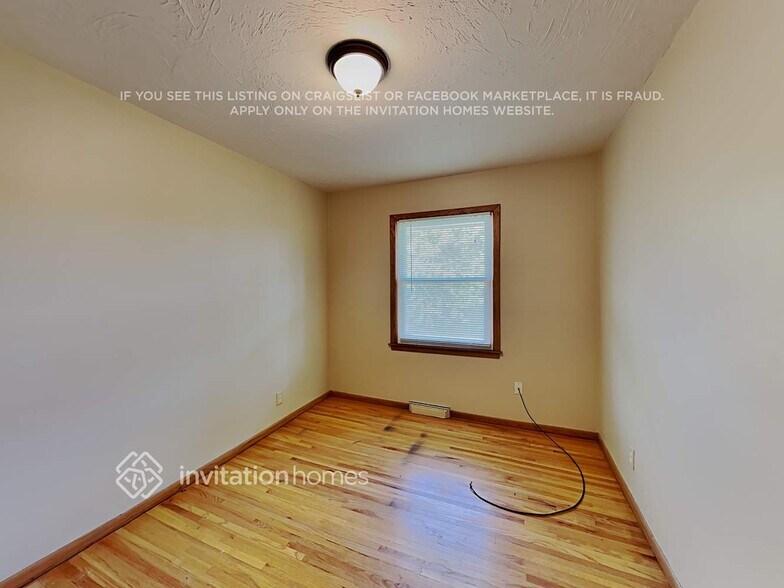 Building Photo - 17477 Java Ct N