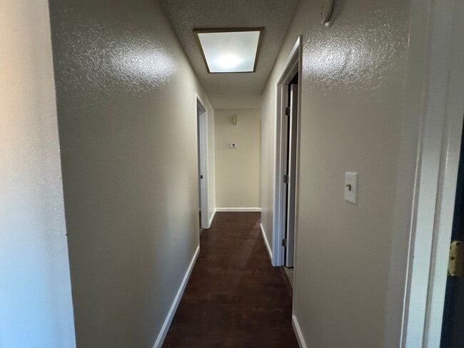 Building Photo - 3 Bed, 2 Bath Home Available NOW in Southeast Reno!