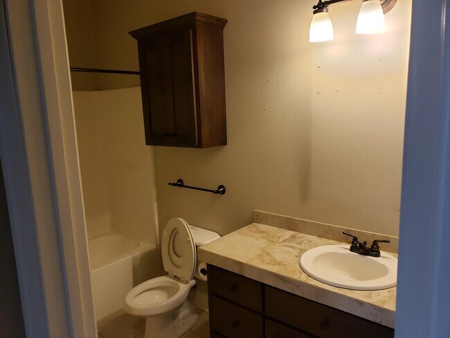 Building Photo - 310 Ashbrook Ln