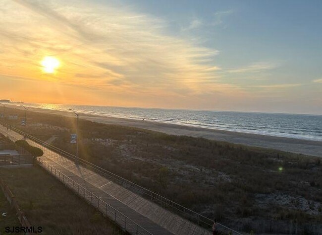 Building Photo - 6100 Boardwalk