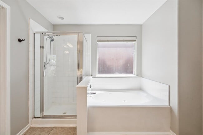 Building Photo - 18214 Olive Tree Ct