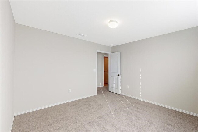 Building Photo - 17212 Crowndale Dr