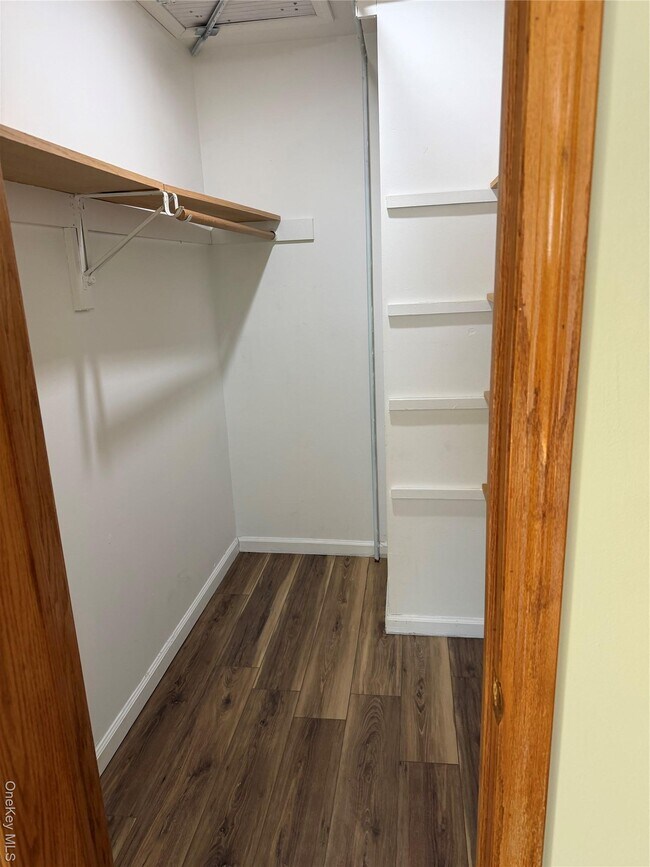 Building Photo - 25 Lexington Hills Rd