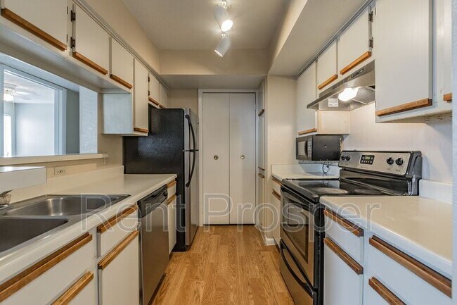 Building Photo - 4367 Thornbriar Ln