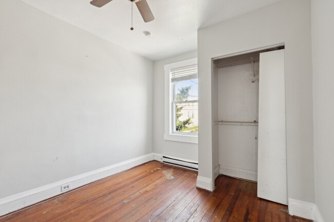Building Photo - 700 E 36th St