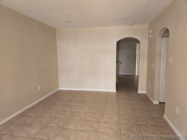 Building Photo - 8433 SW 25th Ct