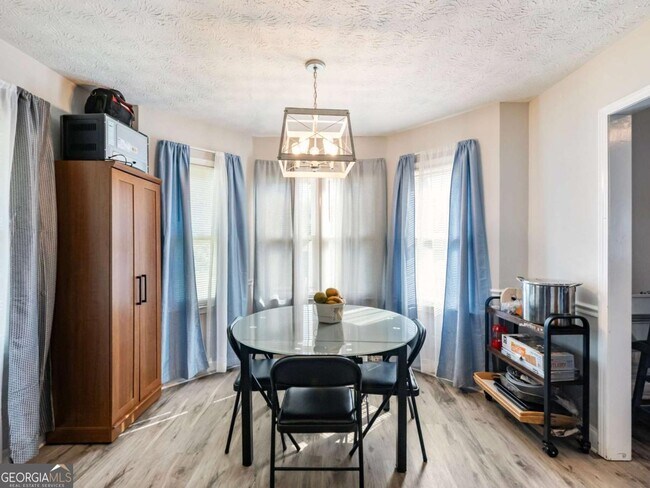 Building Photo - 443 Rhett Dr