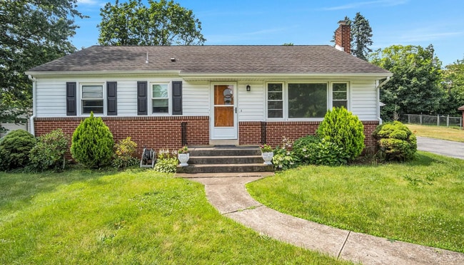 Primary Photo - Updated 3-bedroom, 1-bath ranch home locat...
