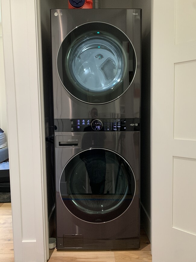 Building Photo - 32 E Court St