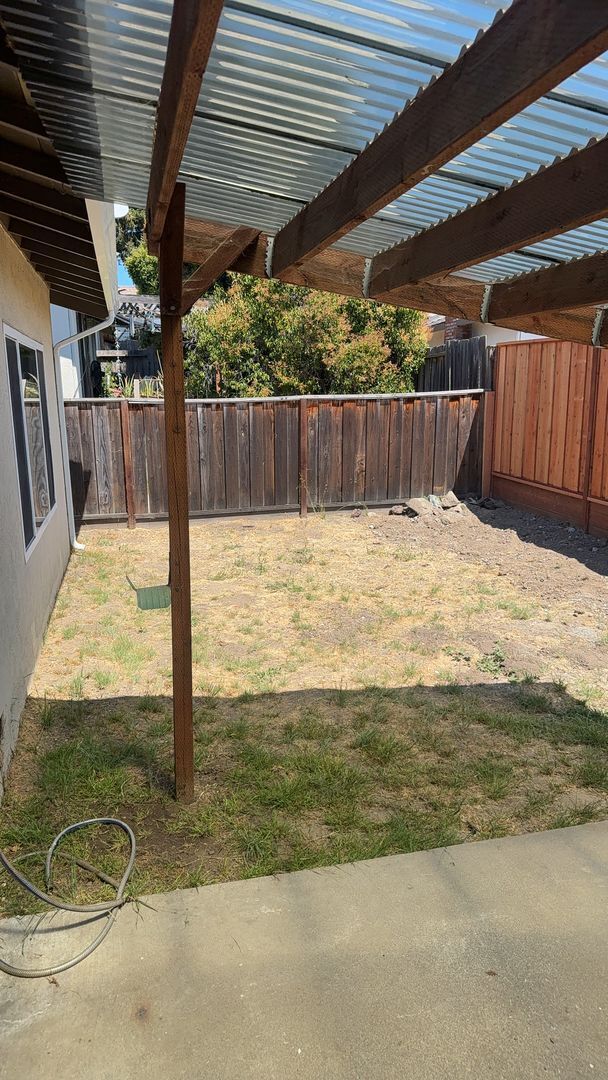 Building Photo - Beautiful 3 Bedroom 2 Bath Duplex in Castro Valley School District