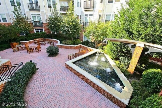 Building Photo - 1391 Pennsylvania Ave. SE