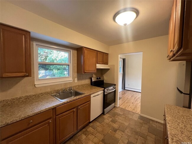 Building Photo - 25 Van Wicklen Ct