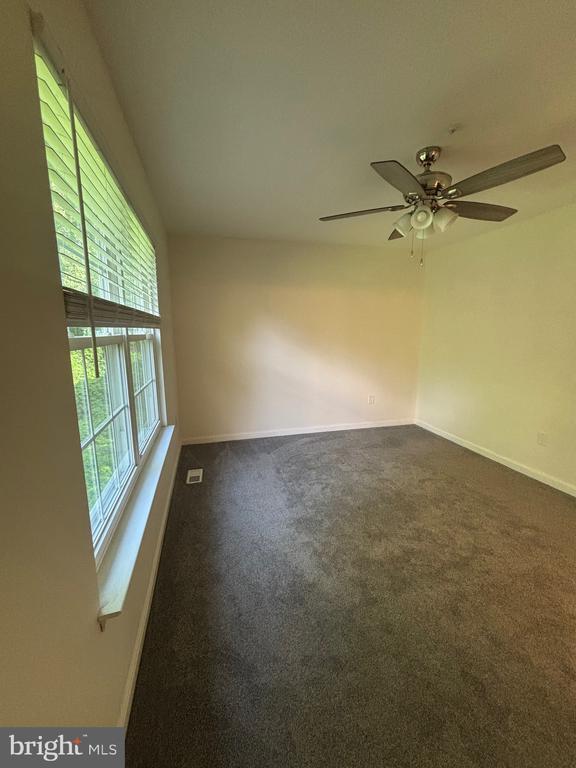 Building Photo - 863 English Chestnut Dr